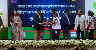 নারী হকি ও কাবাডি দলের সদস্যদের এক লাখ টাকা করে পুরষ্কার প্রদান